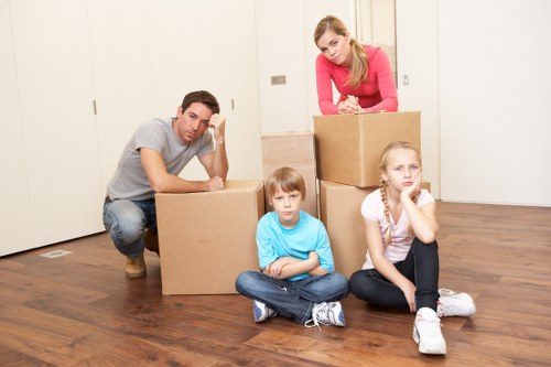 Professional moving help for a flat relocation in Wembleypark